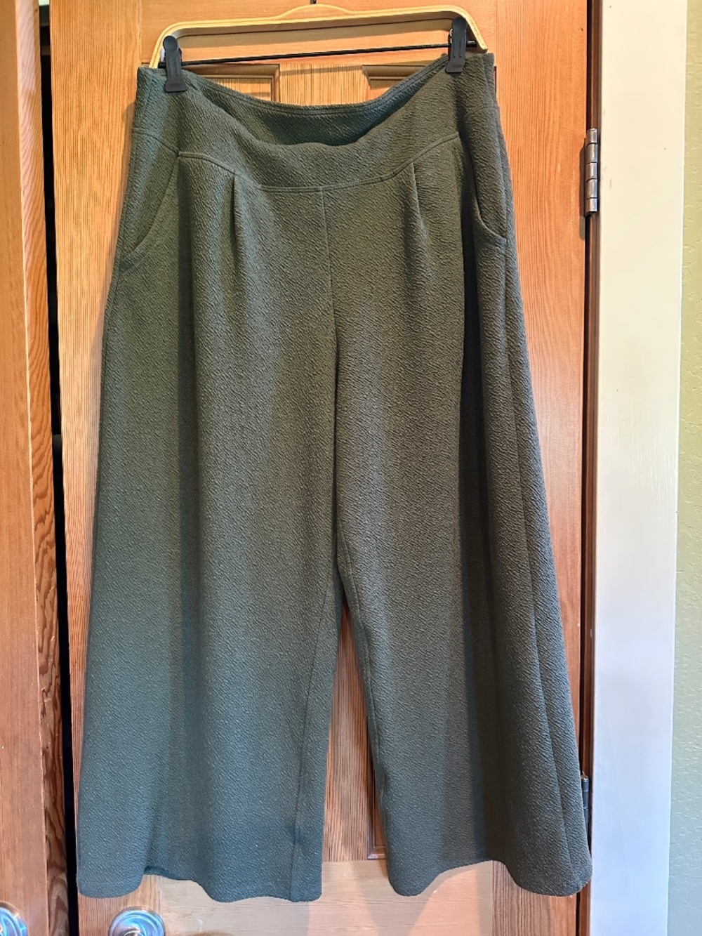 Toad & Co Comfy Cropped pants